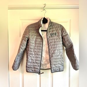 Helly Hansen Boys puffer jacket size 10 - grey/white reversible